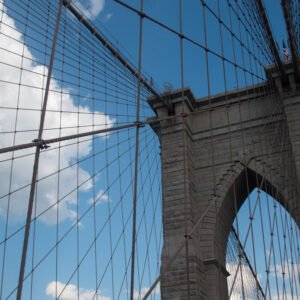 BROOKLYN BRIDGE: Geometry of the Horizon
